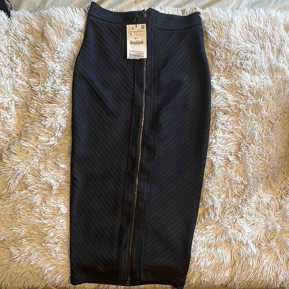 Zara Zippered pencil skirt, NEW with tags size S